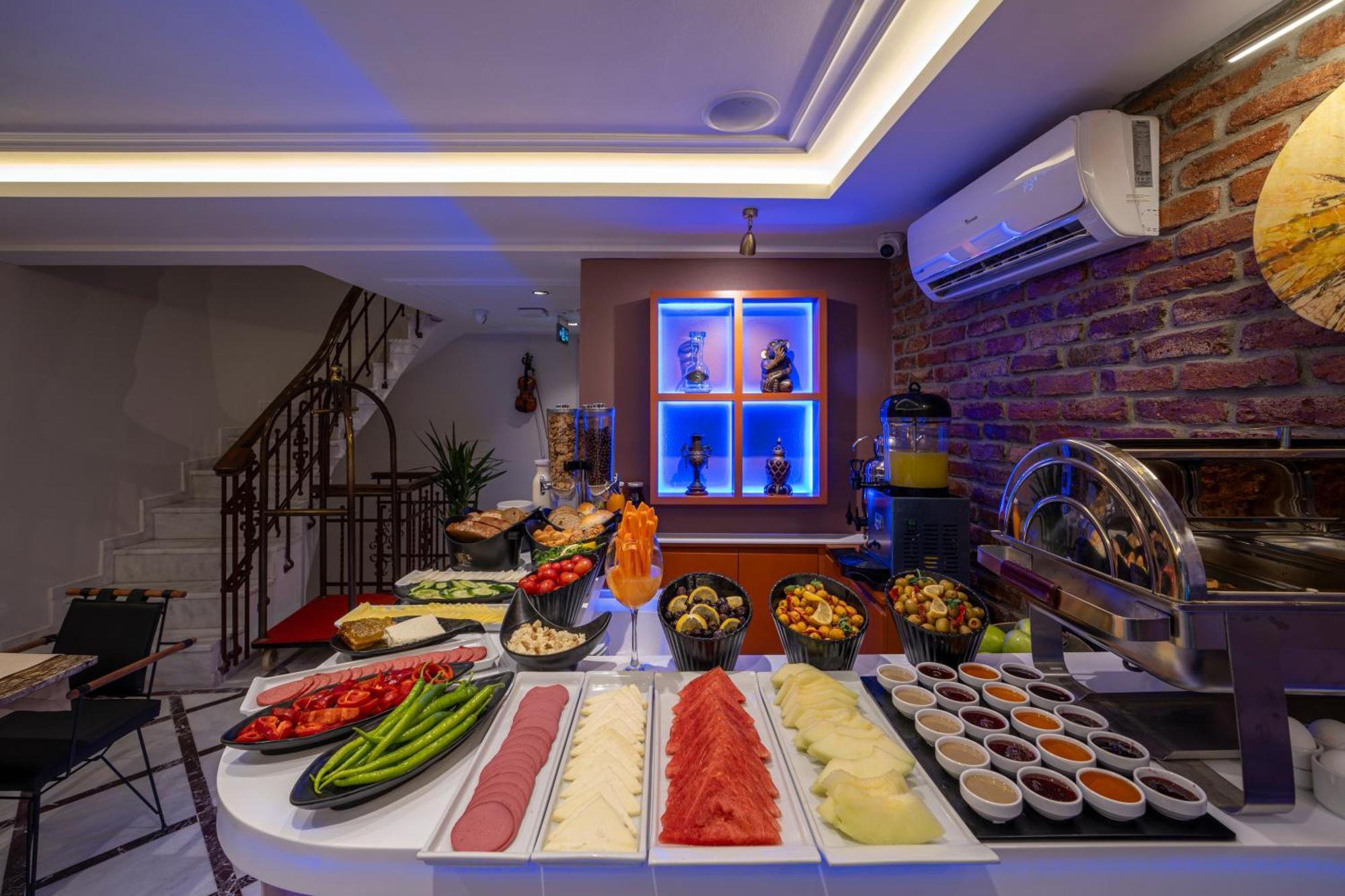 Pera Luna Premium Hotel اسطنبول المظهر الخارجي الصورة