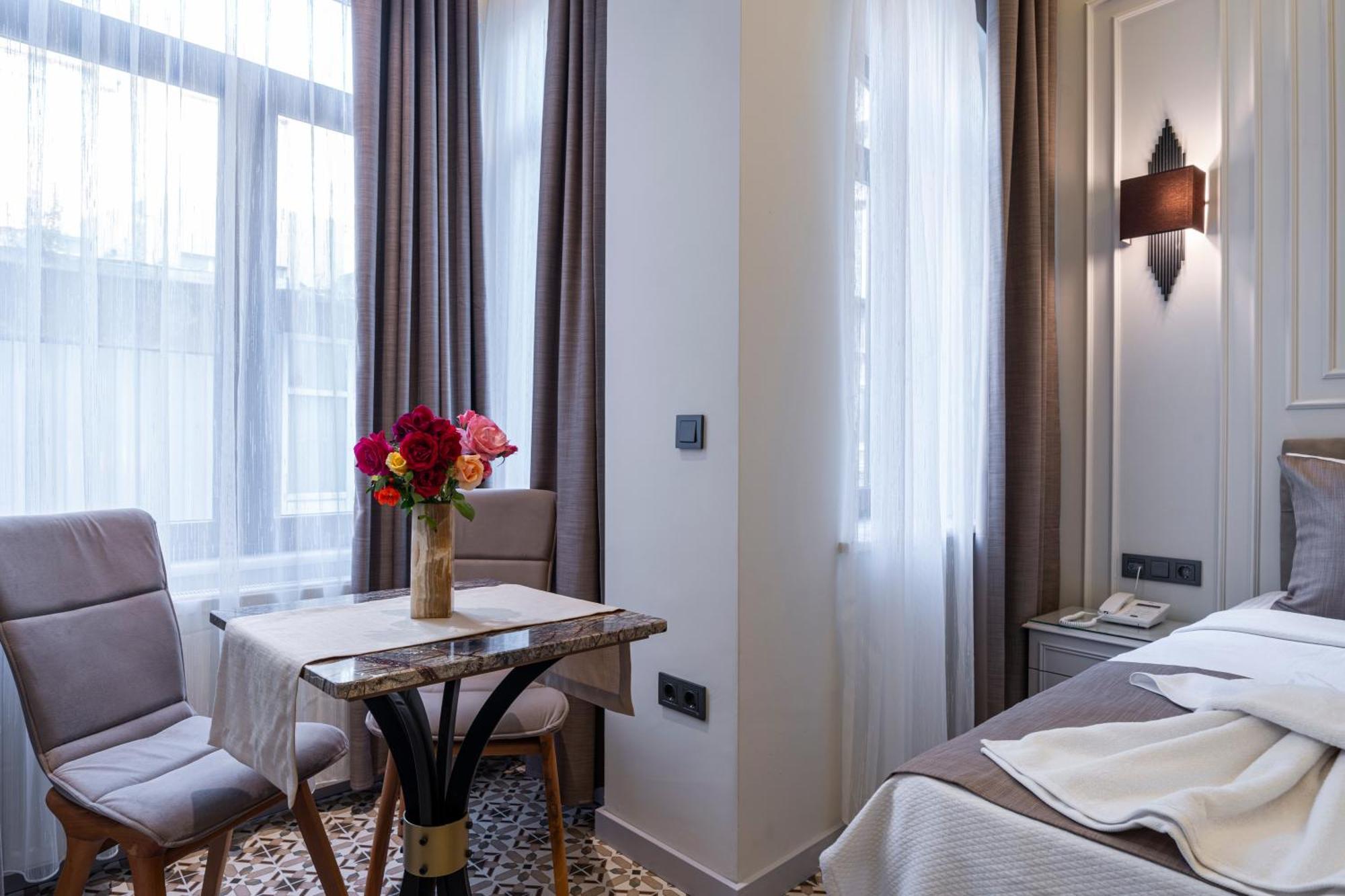 Pera Luna Premium Hotel اسطنبول المظهر الخارجي الصورة